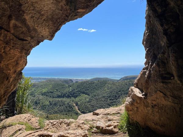PASSEJADES DEL PARC DEL GARRAF. Del Dolmen del Campgràs a la Cova Cassimanya